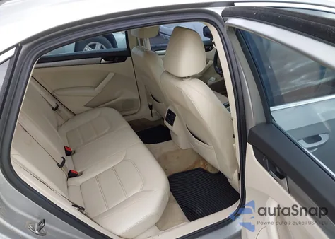 2014 Volkswagen Passat 2.0L Tdi Se z USA, uszkodzony, nr VIN 1VWBN7A30EC096033